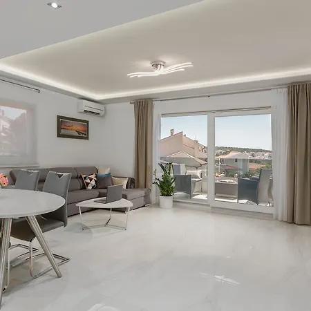 Blue Dream Apartment *